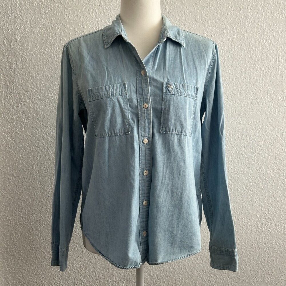 Abercrombie & Fitch Chambray Denim Button Down Shirt Small - Picture 2 of 8